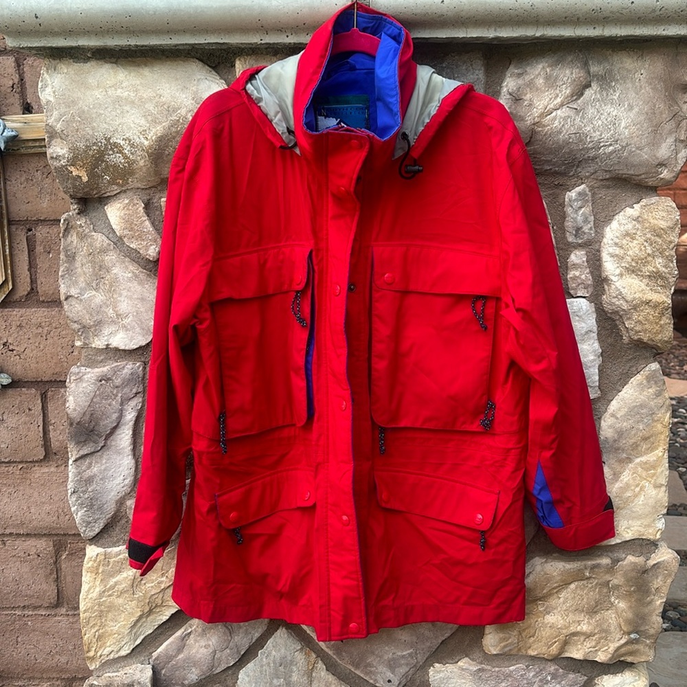 Vintage L.L. Bean Gortex Jacket Coat Women’s Red Snap Buttons Hooded Size Large